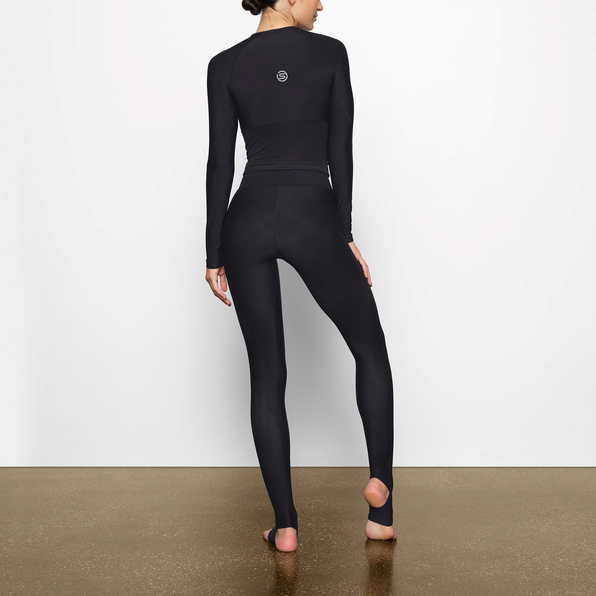 SKIMS Skims Performance High-waisted Stirrup Legging Onyx | 543GMYTRF